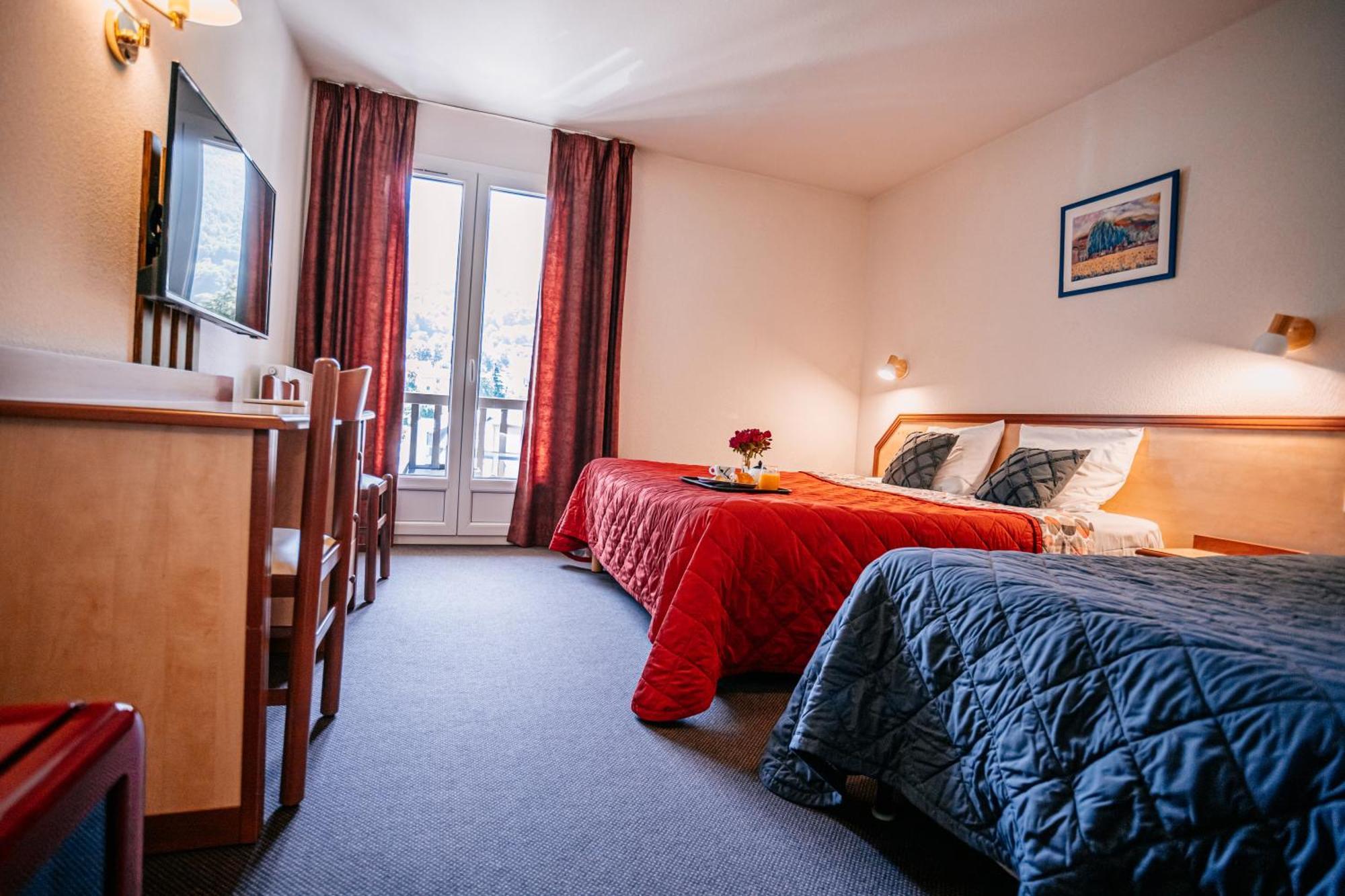 Hotel Le Montaigu ลูซ-แซ็ง-โซเวอร์ ภายนอก รูปภาพ